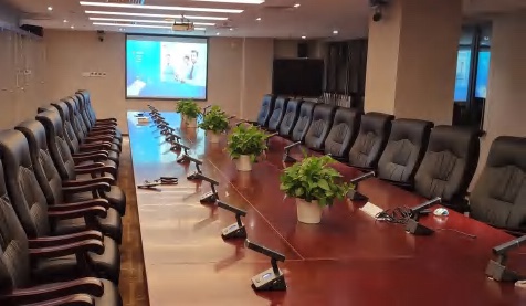 Large training and presentation environment with meeting display and delegate systems