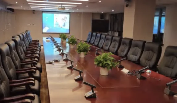 SMIC · Supporting in-room and remote discussions